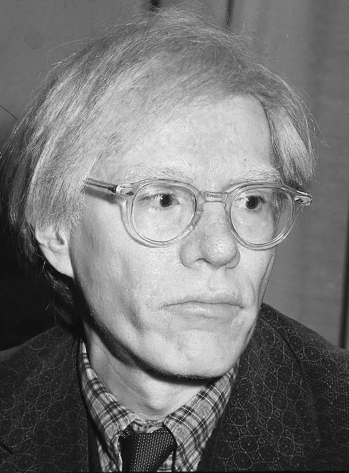 Expertise des œuvres de l'artiste et présentation de celui-ci, portrait photographique de l'artiste "Andy Warhol"