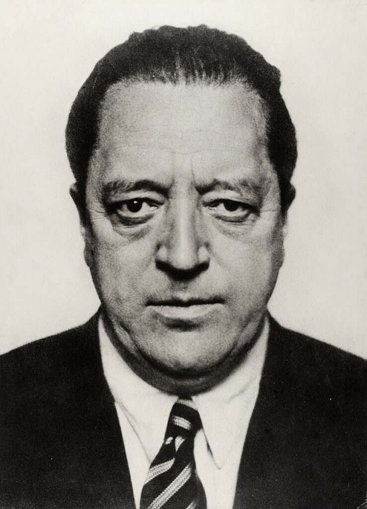 Expertise des œuvre de l'artiste et présentation de celui-ci, portrait de l'artiste "Ludwig Mies van der Rohe"