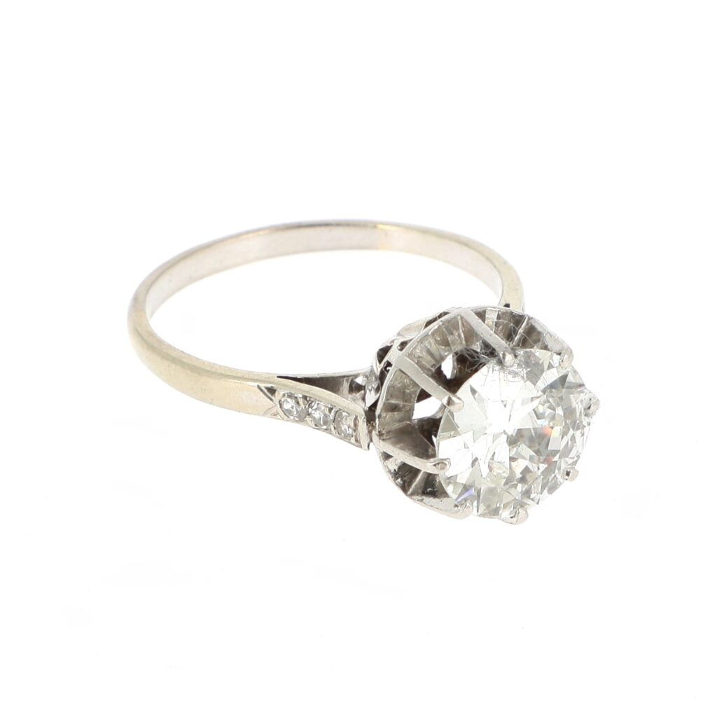 Adjugé 12 000 €_Solitaire diamant_Bague en or gris 18k (750 millièmes) et platine (950 millièmes) sertie d'un diamant rond taille brillant de 2,19 carats
