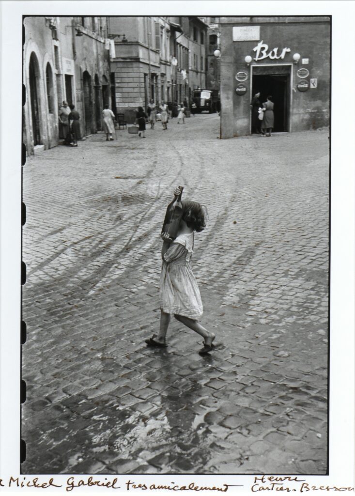 M1609-0002_Adjugé 15 000 €_Henri CARTIER-BRESSON (1908-2004)_Rome, 1952_Tirage argentique postérieur, dédicacé