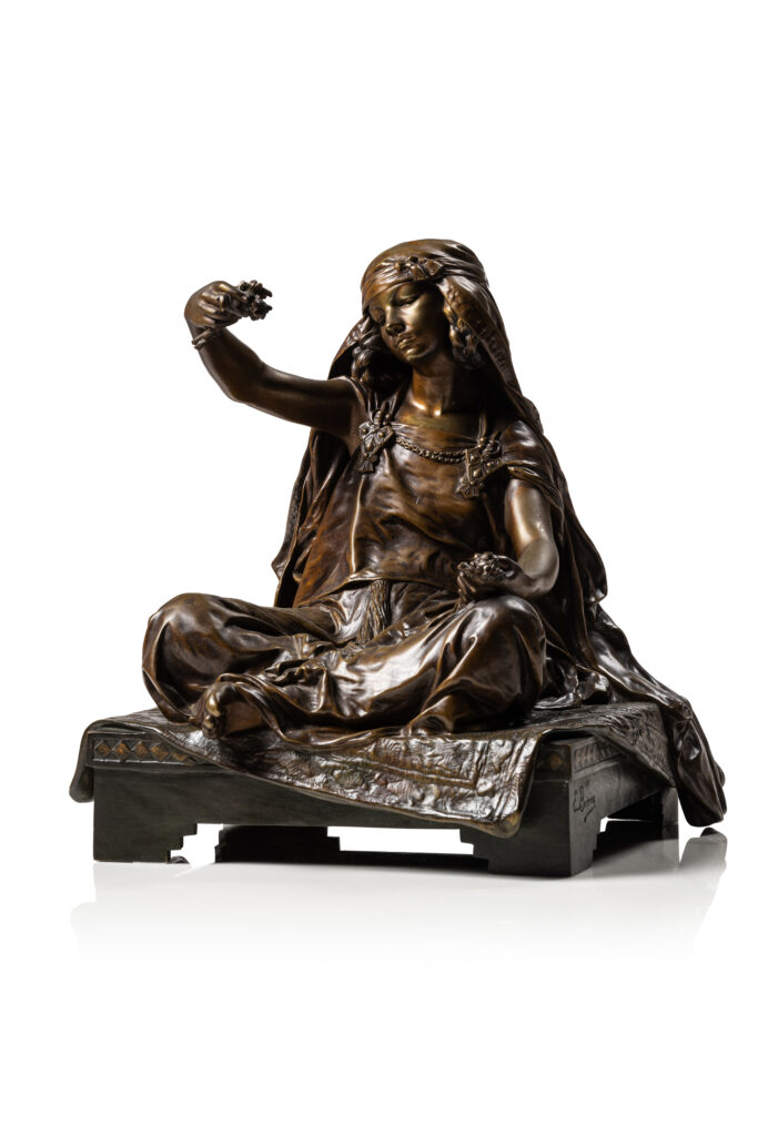 M3905-0004 Louis Ernest BARRIAS (1841-1905) Adjugé 6 000 € Sculpture en bronze à patine brune "Jeune fille de Bou Saada" 31 x 30 x 25 cm