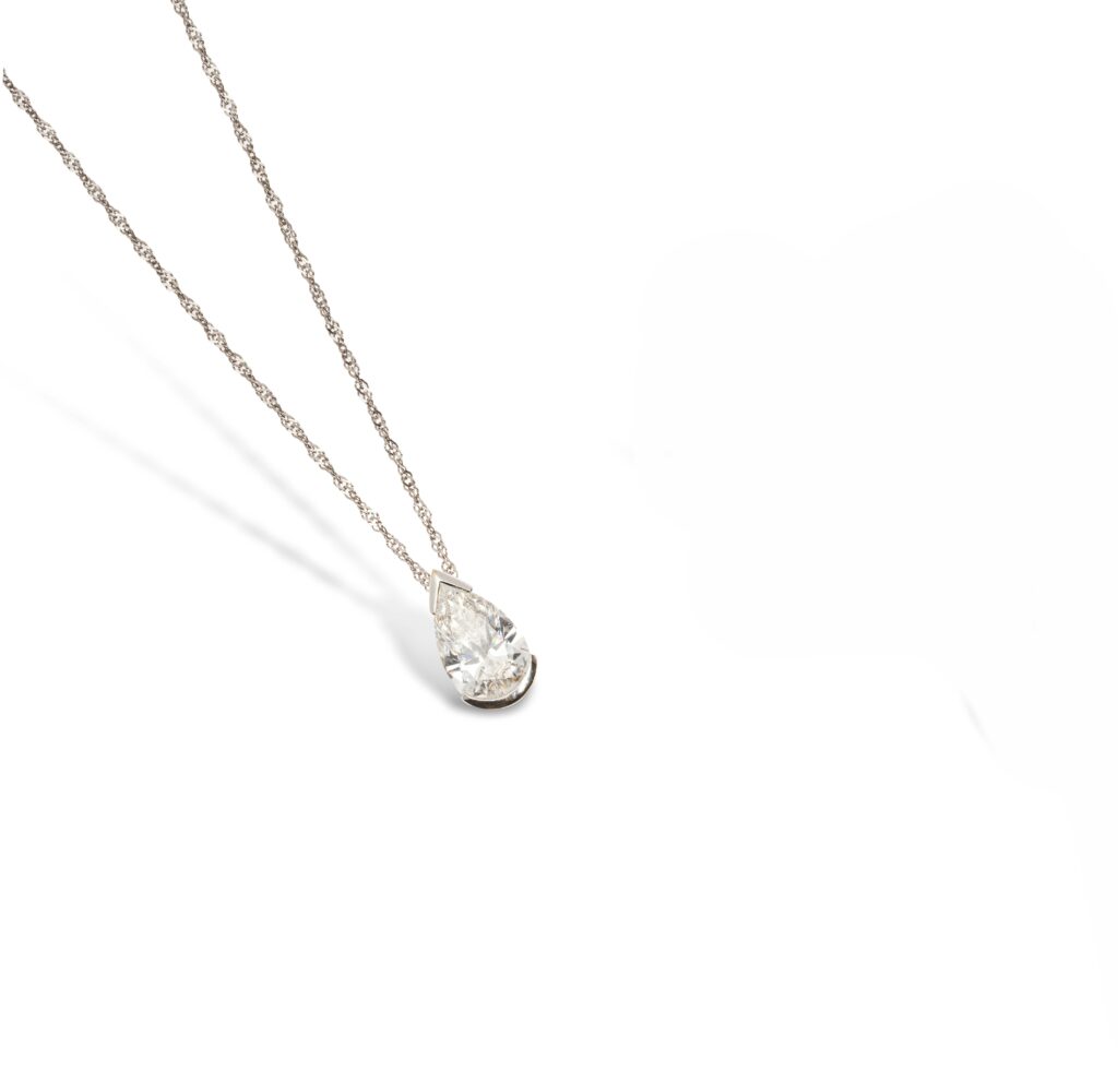 P0550-0001_Pendentif diamant poire