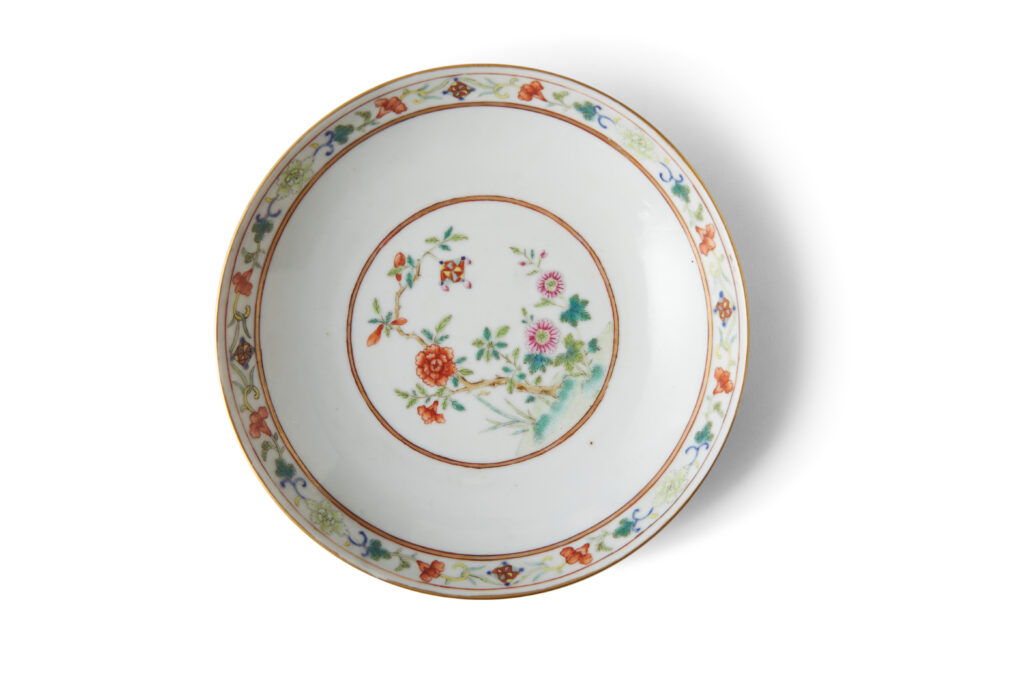 Adjugé 23 000 €_CHINE, XIXe siècle Coupe en porcelaine