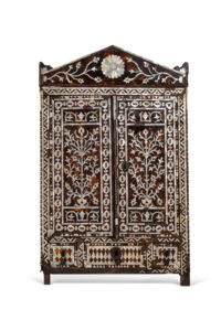 M3200-0069 - Cabinet ottoman Turquie, Constantinople, XVIIIe_Adjugé 10 000_Cabinet à poser