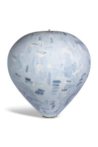 Estimation "Arts Contemporain" cette œuvre mongolfière de "Lee UFAN", nommé "With Winds, 1990 " proposer a la vente par notre cabinet d'expertise, adjugé 42 000 €