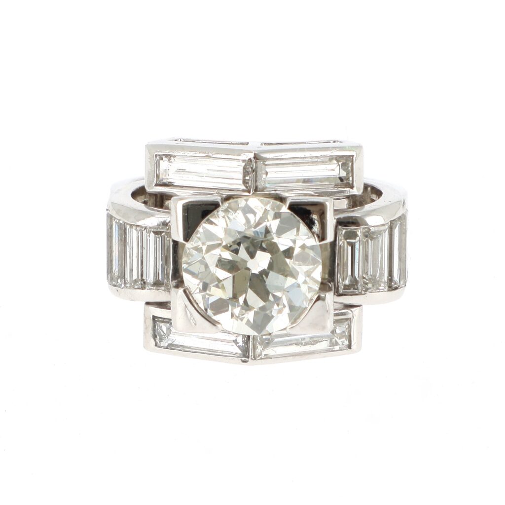 Adjugé 46 500 €_RECT. ACC A UN DT BAGUETTE - VAN CLEEF & ARPELS