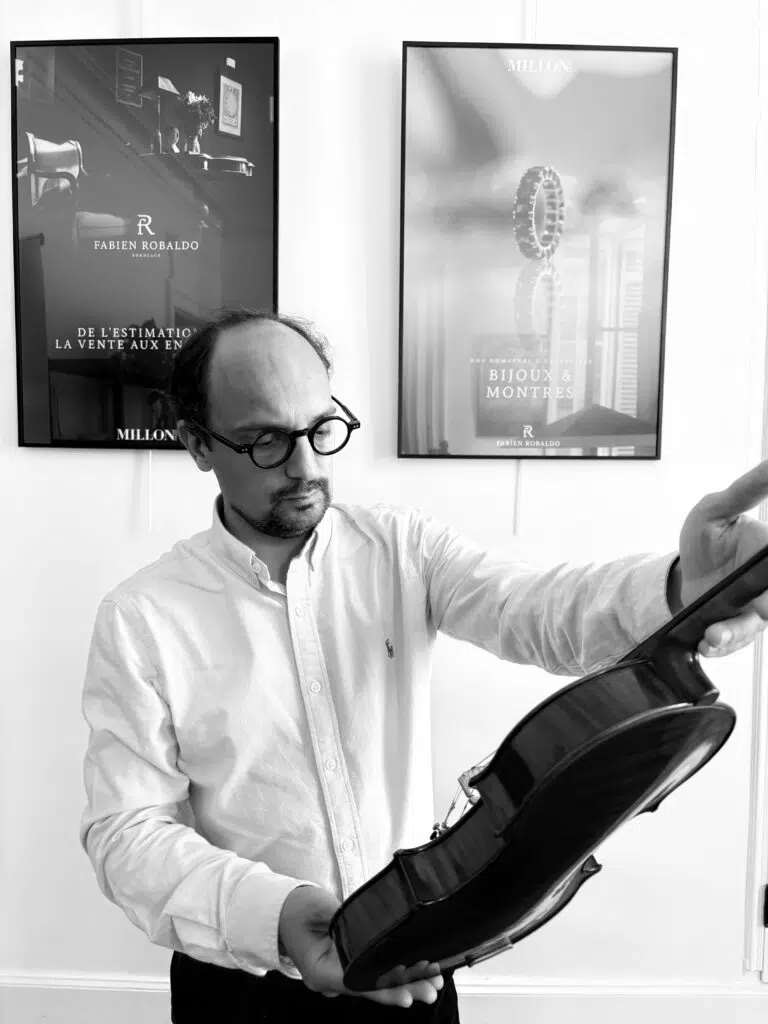 Expertise Fabien Robaldo, portrait photo de l'expert en Noir et blanc