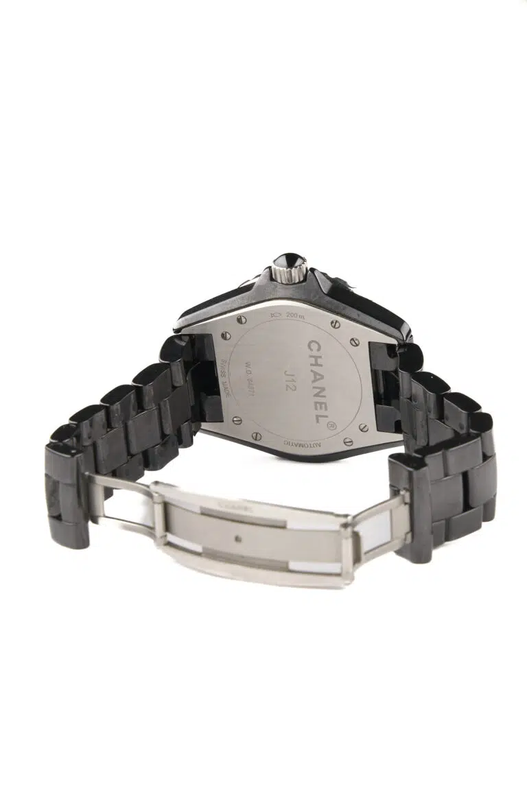 Estimation d'une montre Chanel, de forme ronde adjugée 2 000 € en partenariat avec l'étude MILLON (dos)