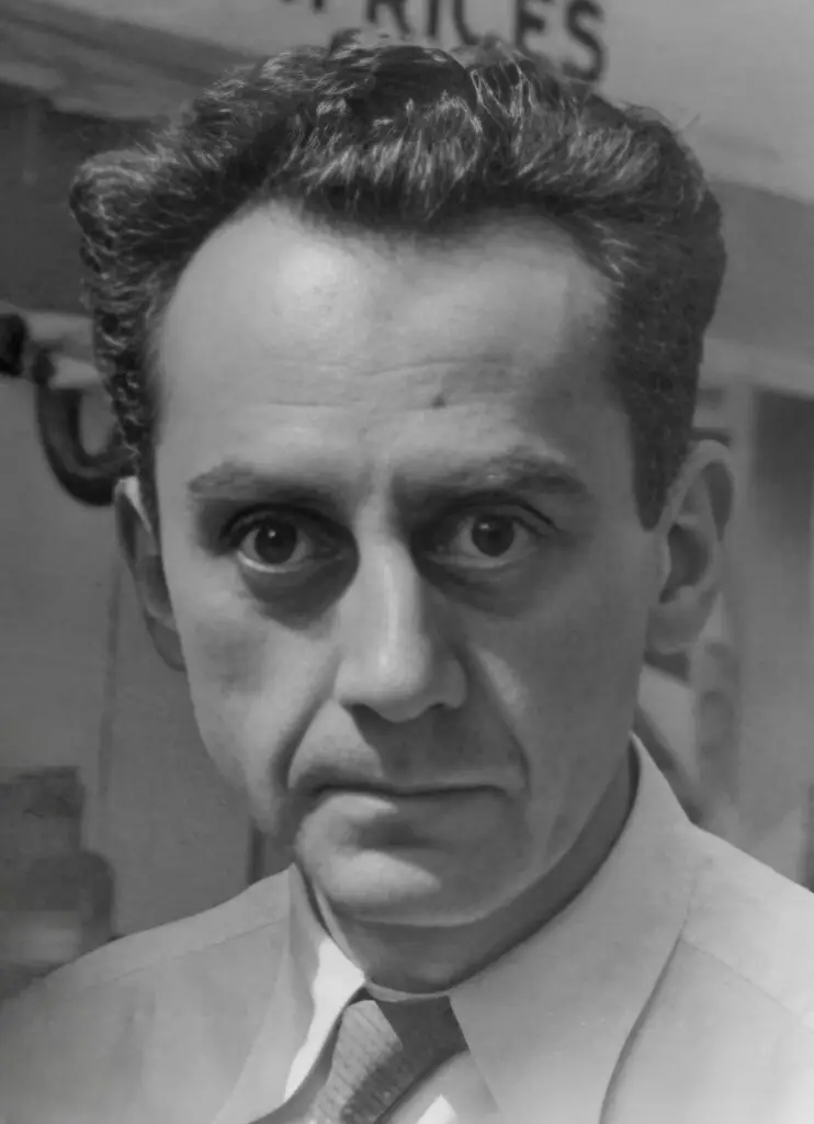 Expertise des œuvres de l'artiste et présentation de celui-ci, portrait photographique de l'artiste "Man Ray "