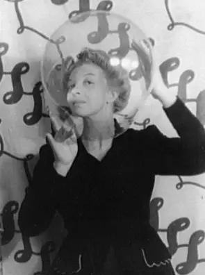 Expertise des œuvres de l'artiste et présentation de celui-ci, portrait photographique de l'artiste "Leonor Fini” photographiée par Carl Van Vechten en 1936