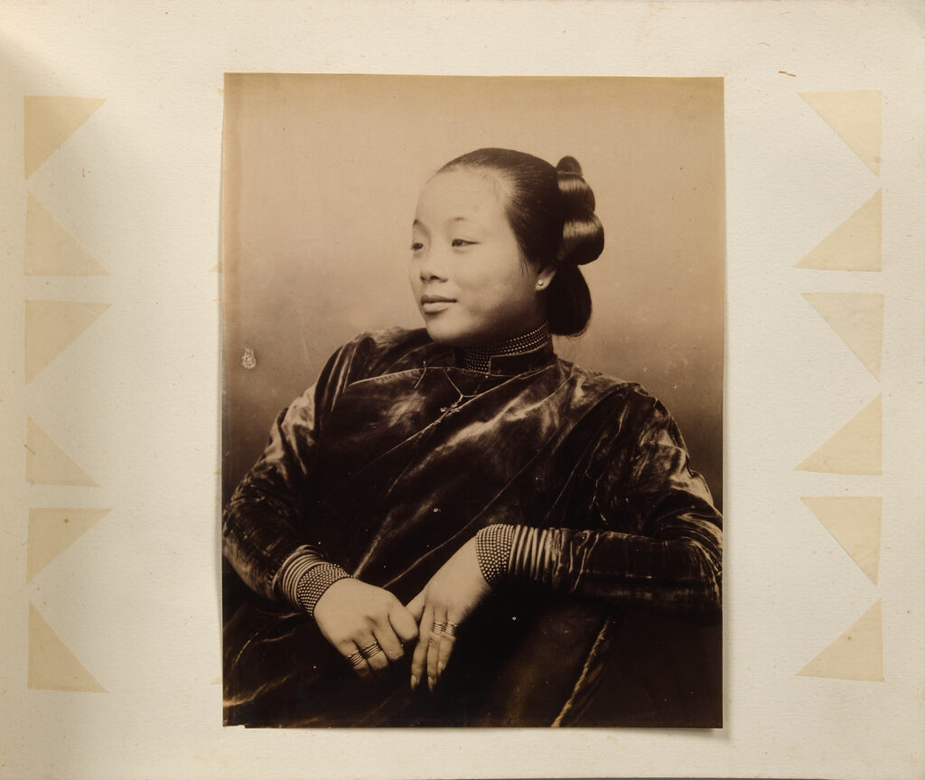 P0947-0003, Album de voyage et Japon, adjugé 2 500 € en 2025