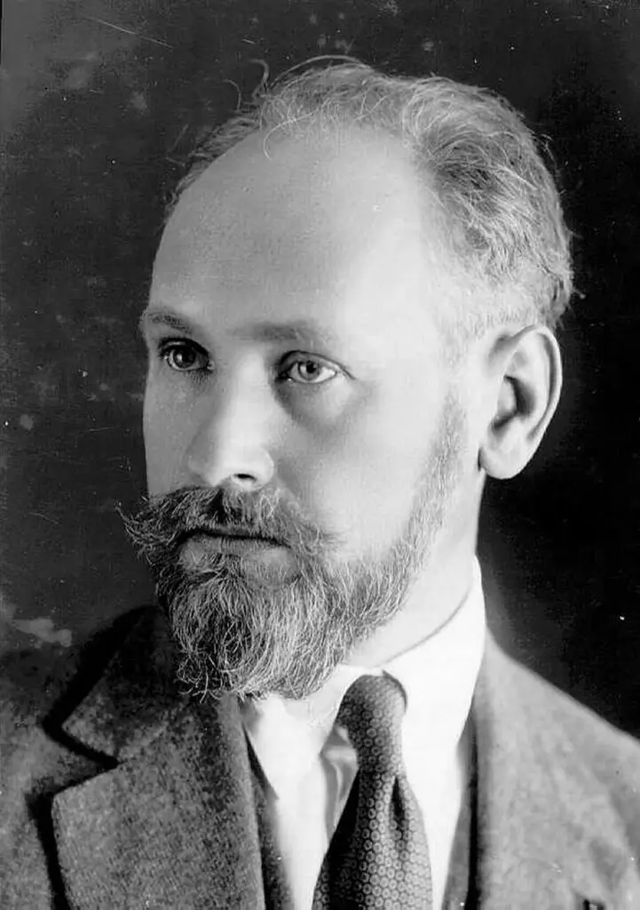 Expertise des œuvres de l'artiste et présentation de celui-ci, portrait photographique de l'artiste "Abel Pann” (1912).