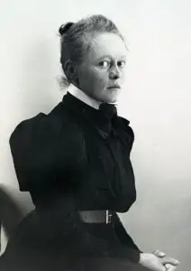 Expertise des œuvres de l'artiste et présentation de celui-ci, portrait photographique de l'artiste "Helene Schjerfbeck” (1862-1946)