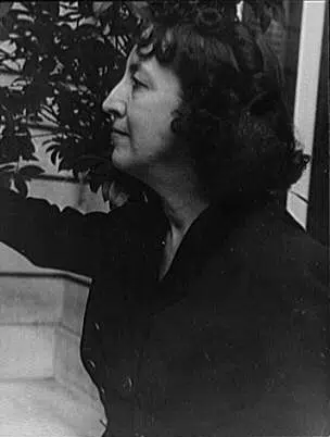 Expertise des œuvres de l'artiste et présentation de celui-ci, portrait photographique de l'artiste "Marie-Laure de Noailles”, en 1949, photographiée par Carl Van Vechten.