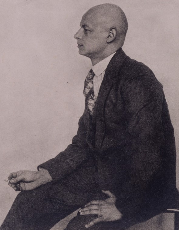 Expertise des œuvres de l'artiste et présentation de celui-ci, portrait photographique de l'artiste "Oskar Schlemmer, 1920”