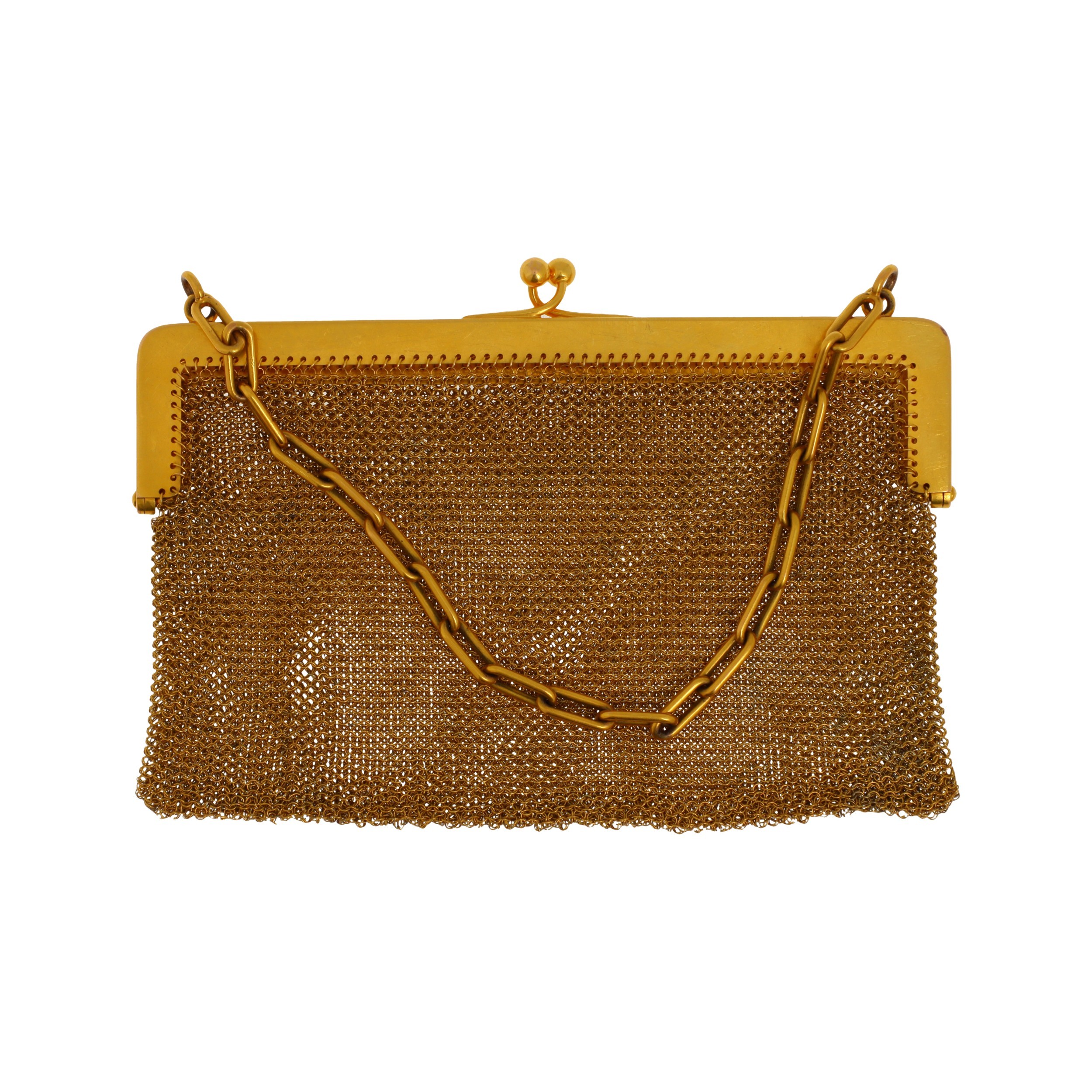 Q0596 - Sac minaudière en or jaune 18k (750°/°°), en cotte de maille et chaine. Poids brut : 202,1 gr - Adjugé 4 800 €
