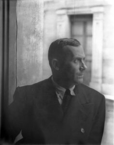 Portrait photographique de Joan Miró en 1935
