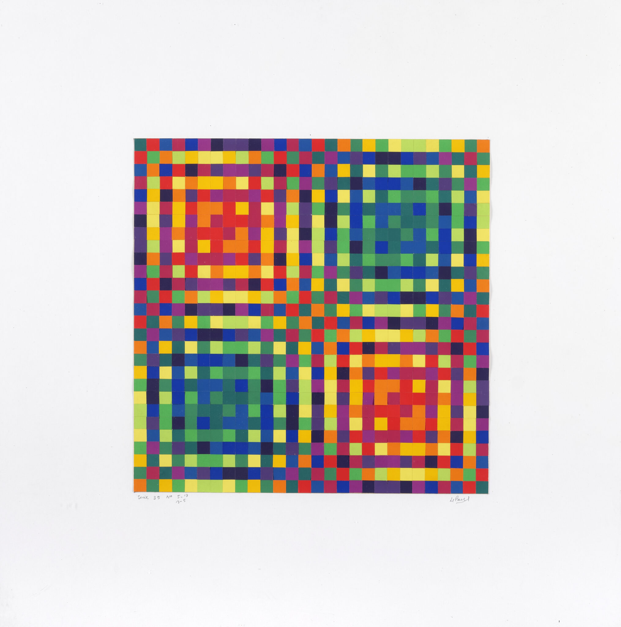 Julio LE PARC (né en 1928) - Serie 34 n°5-13 13-5 - Description : Collage sur papier signé en bas à droite, titré en bas à gauche 28 x 28 cm (le collage) 51 x 51 cm (le papier) Provenance : Collection particulière, France ConstatEtat : Oeuvre encadrée sous plexiglas, non examinée hors de son cadre Une trace de rouille dans la partie supérieure de la composition, due à l'encadrement Quelques infimes rousseurs du papier Une petite tache brune dans la zone inférieure gauche Bon état général Work framed under Plexiglas; not examined outside its frame A trace of rust in the upper part of the composition, caused by the framing A few tiny foxing spots on the paper A small brown stain in the lower left-hand corner In good overall condition - Adjugé 5 500 € Meta description : Collage sur papier de Julio Le Parc, Serie 34 n°5-13 13-5, provenant d’une collection particulière française, adjugé 5 500 € lors de la vente Post War & Art Contemporain du 22 juin 2026. nan mais fait l'article Un collage de Julio Le Parc adjugé 5 500 € lors de la vente Post War & Art Contemporain Une œuvre sur papier emblématique de l’univers de Julio Le Parc Lors de la vente Post War & Art Contemporain du 22 juin 2026 organisée par la maison MILLON, un collage sur papier de Julio Le Parc (né en 1928), intitulé Serie 34 n°5-13 13-5, a été adjugé 5 500 €. Signée en bas à droite et titrée en bas à gauche, cette composition présente un collage de 28 x 28 cm monté sur une feuille de 51 x 51 cm. Provenant d’une collection particulière française, l’œuvre illustre les recherches plastiques menées par l’artiste autour du mouvement, de la perception et des effets visuels, thèmes qui occupent une place centrale dans son travail depuis les années 1960. Julio Le Parc, figure majeure de l’art cinétique Né en Argentine en 1928 et installé à Paris depuis la fin des années 1950, Julio Le Parc est considéré comme l’un des principaux représentants de l’art cinétique et de l’art optique. Membre fondateur du Groupe de Recherche d’Art Visuel (GRAV), il participe à une remise en question de la place du spectateur en développant des œuvres fondées sur la lumière, le mouvement et l’instabilité de la perception. Son travail, qui mêle peintures, reliefs, mobiles et installations lumineuses, lui vaut une reconnaissance internationale, couronnée notamment par le Grand Prix international de peinture à la Biennale de Venise en 1966. Ses œuvres sont aujourd’hui conservées dans les plus grandes institutions, parmi lesquelles le Centre Pompidou, le MoMA de New York ou la Tate Modern de Londres. Un marché soutenu pour les œuvres sur papier Les collages et œuvres sur papier occupent une place particulière dans la production de Julio Le Parc. Ils témoignent de ses recherches formelles et de son intérêt constant pour les variations géométriques, les jeux d’ombre et de lumière ainsi que les phénomènes optiques. Adjugée 5 500 €, cette œuvre confirme l’intérêt des collectionneurs pour les créations de Julio Le Parc et plus largement pour les figures historiques de l’art cinétique. Depuis plusieurs années, le marché de l’artiste bénéficie d’un regain d’attention, porté par les grandes rétrospectives internationales et par l’attrait renouvelé des amateurs pour les avant-gardes de la seconde moitié du XXᵉ siècle. Meta description : Collage sur papier Serie 34 n°5-13 13-5 de Julio Le Parc, provenant d’une collection particulière française, adjugé 5 500 € lors de la vente Post War & Art Contemporain du 22 juin 2026.