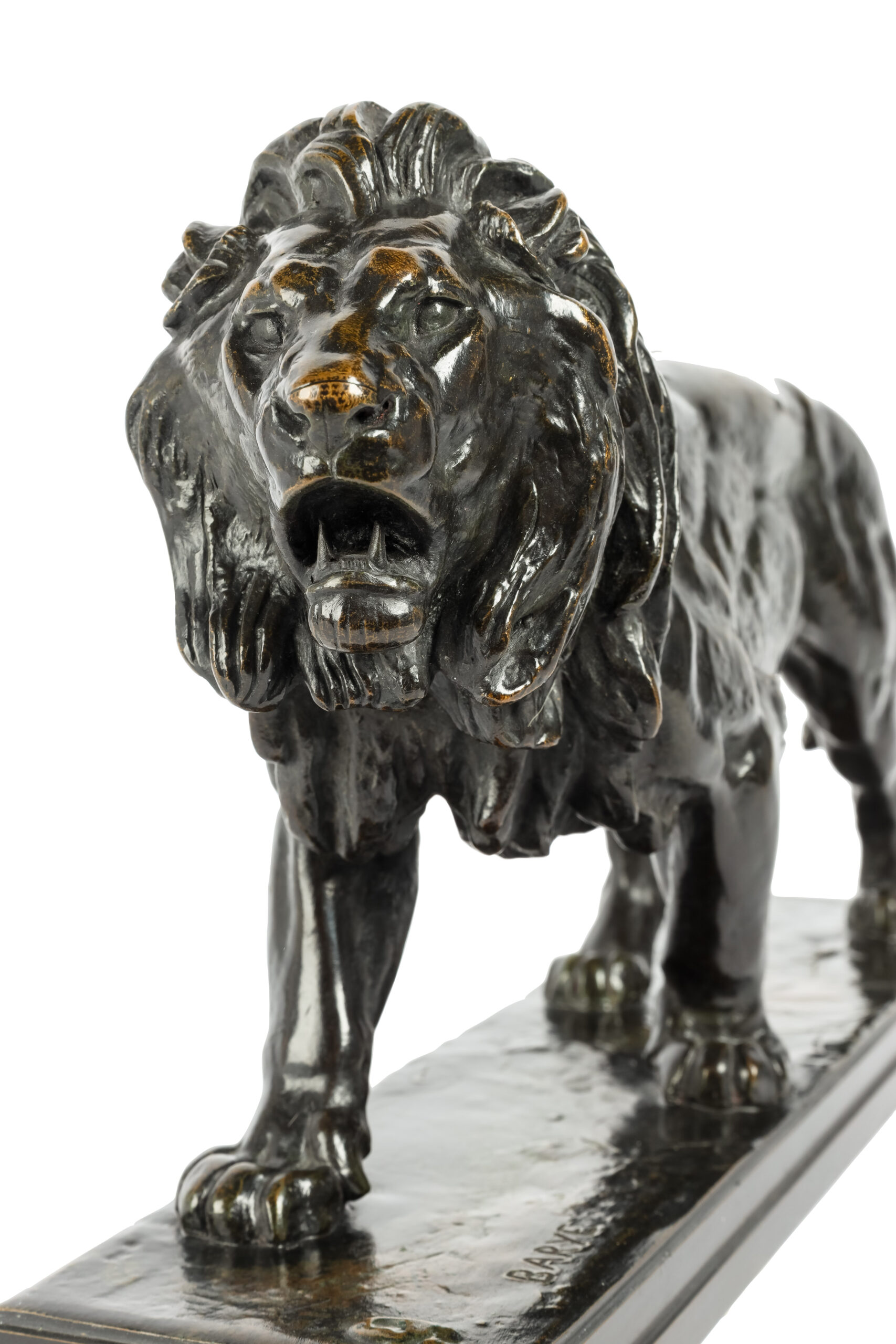 Q0660-0265 - Antoine Louis BARYE (1796-1875) - Lion marchand - Description : Antoine Louis BARYE (1796-1875) Lion marchand Bronze à patine brun vert H : 23 – L : 41 – P : 10,5 cm Signé BARYE et marqué F Barbedienne Fondeur sur la terrasse Fonte posthume Usures à la patine Bibliographie : M. Poletti, A. Richarme, Antoine Louis Barye, catalogue raisonné des sculptures, Paris, Gallimard, 2000, p