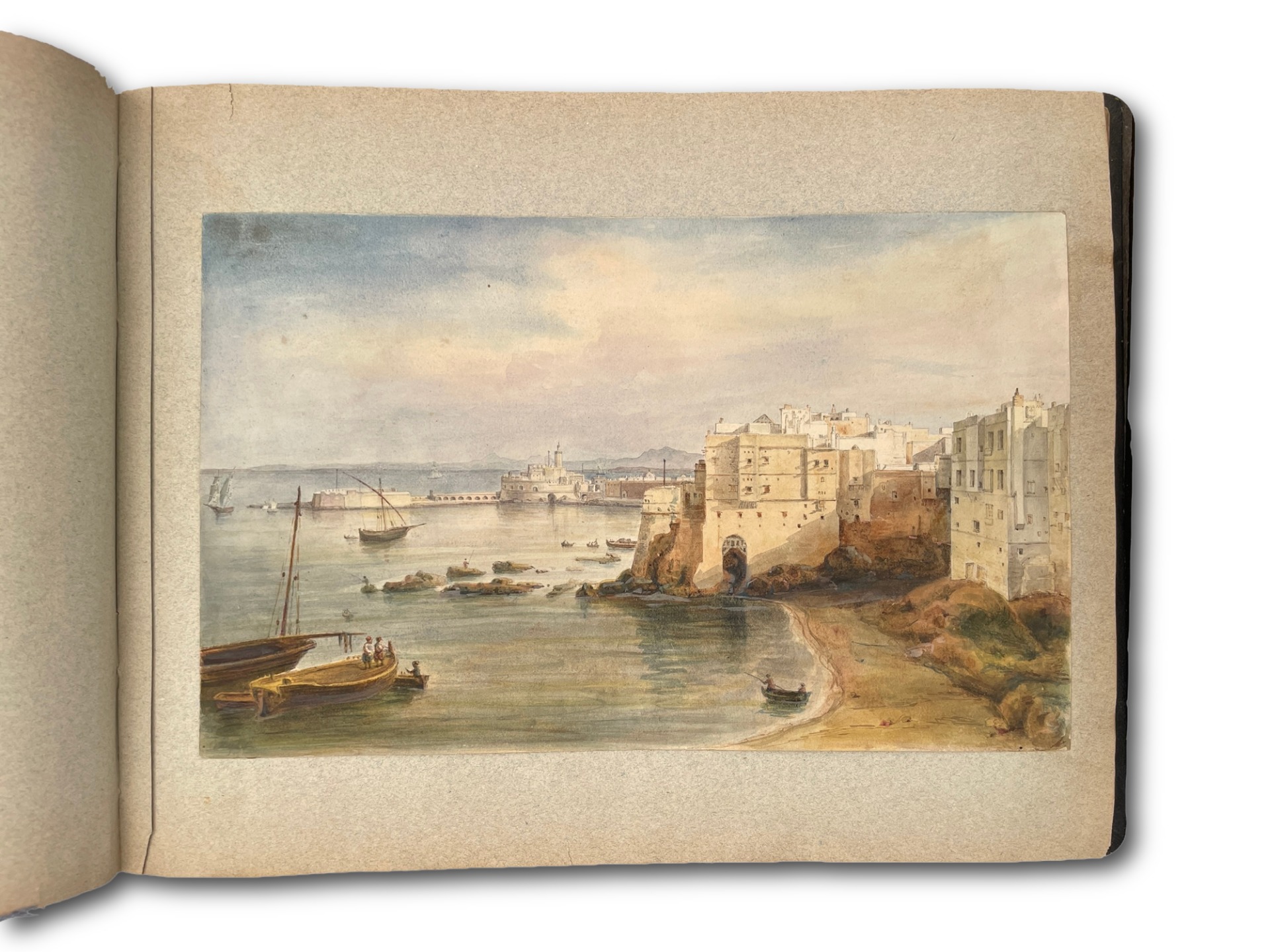 Alexandre Antoine GIRARDOT (Paris 1815 - Alger vers 1877) Deux albums de vues d’Algérie et divers Description : Premier album comprenant environ 84 pages 28,5 x 35 cm dimensions de l’album Monogrammé sur la couverture en lettres dorées « A.G » Toutes les vignettes sont collées dans les coins, plusieurs vignettes par page Petites taches, partiellement démantelé La plupart des vignettes sont monogrammées « A.G » Certains dessins sont situés et datés entre 1831 et 1866 - Adjugé 9 000 €