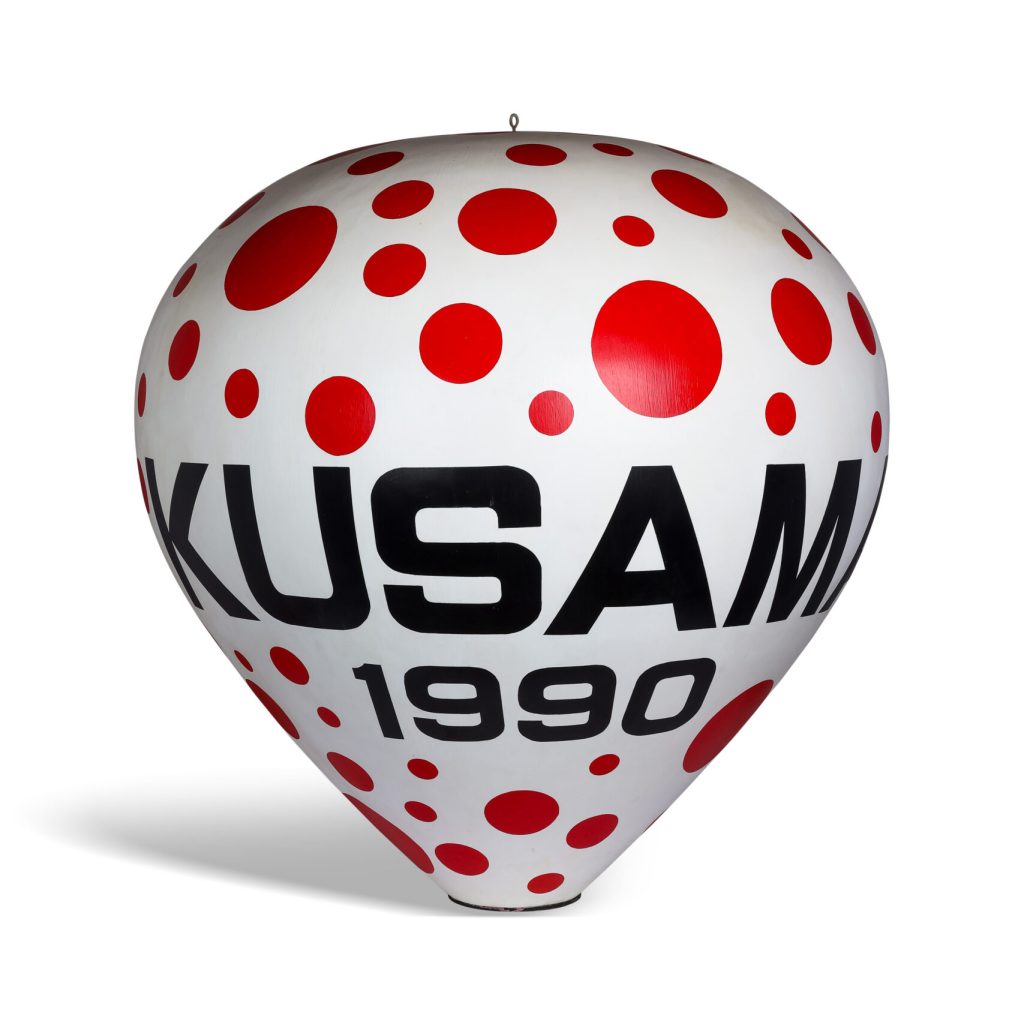 Estimation "Arts Contemporain" cette œuvre mongolfière de "Yayoi KUSAMA", nommé "sans titre, 1990" proposer a la vente par notre cabinet d'expertise, adjugé 50 000 €