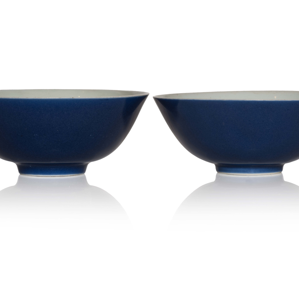 Estimation "Arts de Chine" cet Paire de bols en porcelaine proposer a la vente par notre cabinet d'expertise et adjugé 11 500 €