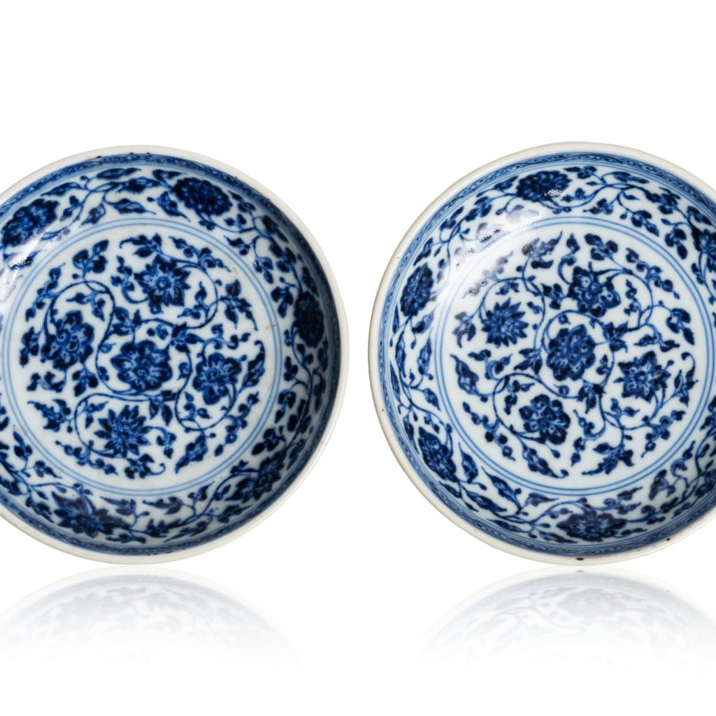 Estimation "Arts de Chine" cette Rare paire de coupelles en porcelaine proposer a la vente par notre cabinet d'expertise et adjugé 36 000 €