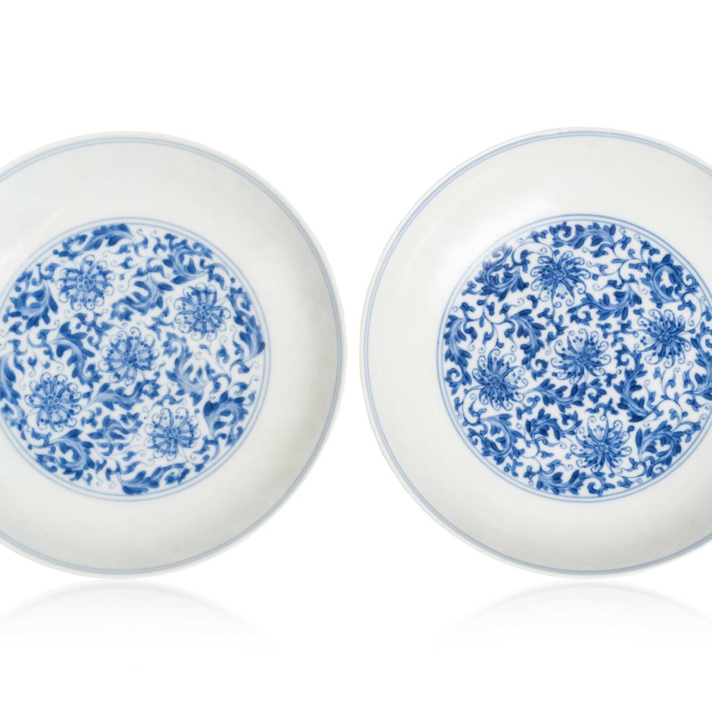 Estimation "Arts de Chine" cette Rare paire de coupelles en porcelaine proposer a la vente par notre cabinet d'expertise et adjugé 38 000 €