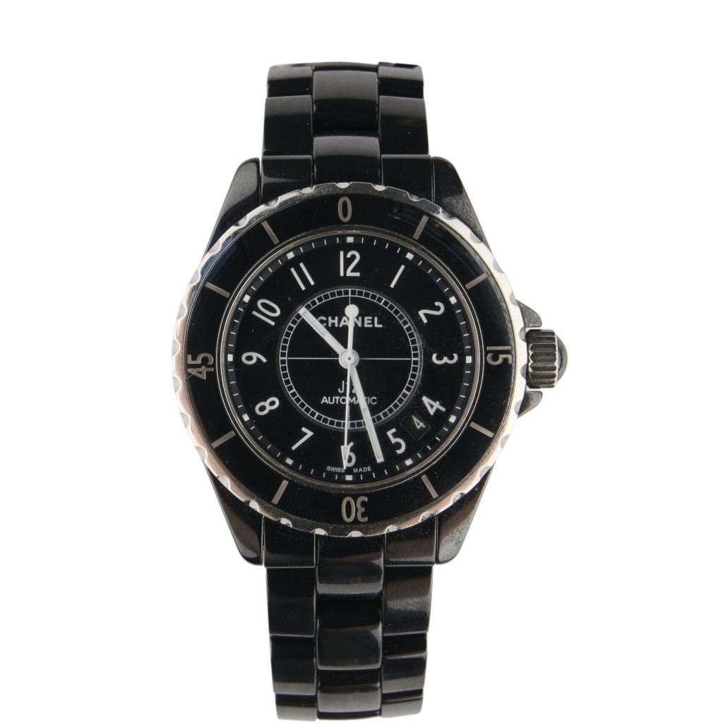 Estimation d'une montre Chanel, de forme ronde adjugée 2 000 € en partenariat avec l'étude MILLON (face)